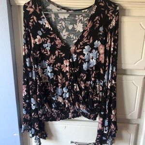 American Eagle Long sleeve Crepe shirt size small
